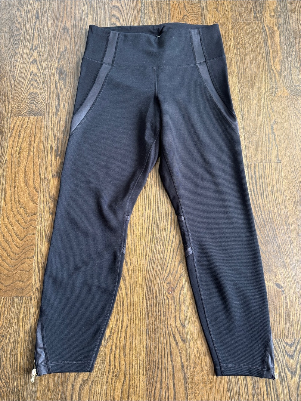 Women’s Black Active Capri Leggings w/ gold side zippers